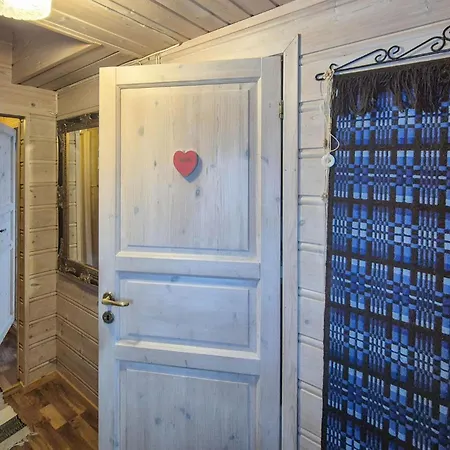 4 Bedroom Stunning In Voringsfoss Vakantiehuis *
